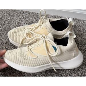 Vessi Everyday Move 2.0 women's size 7